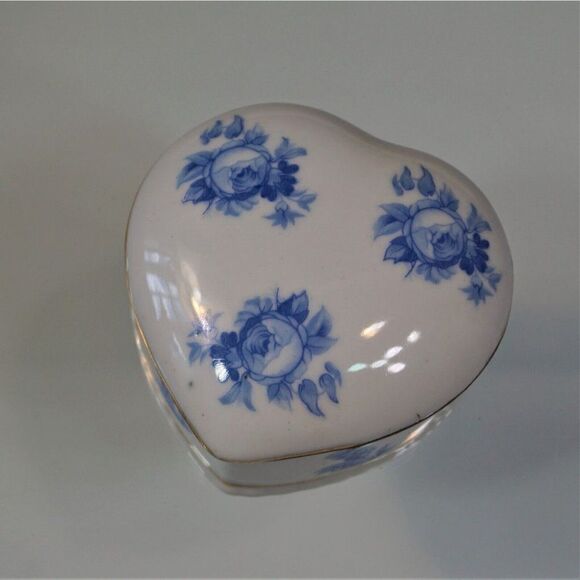 Blue Flower Trinket Box Vintage SRG Japan Lidded Gold Trim Heart Shape Keepsake - Picture 2 of 8